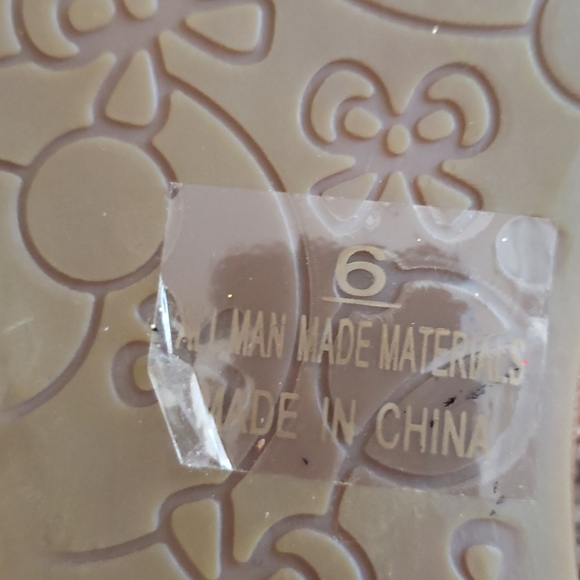 Big Girls Youth Sandals New With tags size 6 & 7 - Picture 9 of 10